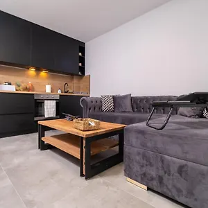 Apartment Chic 1br With Balcony In, Plovdiv