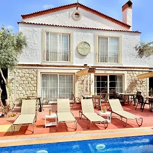 https://rebetiko-hotel.aegeanhotels.net